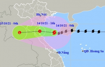 Bão số 8 giảm cấp khi vào Vịnh Bắc Bộ, hướng về vùng ven bờ Nam Định - Hà Tĩnh