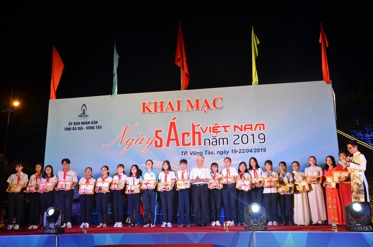 Bà Rịa - Vũng Tàu khai mạc Ngày sách Việt Nam lần thứ VI br vt khai mac ngay sach viet nam lan thu vi