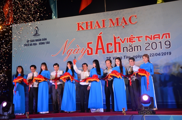 Bà Rịa - Vũng Tàu khai mạc Ngày sách Việt Nam lần thứ VI br vt khai mac ngay sach viet nam lan thu vi