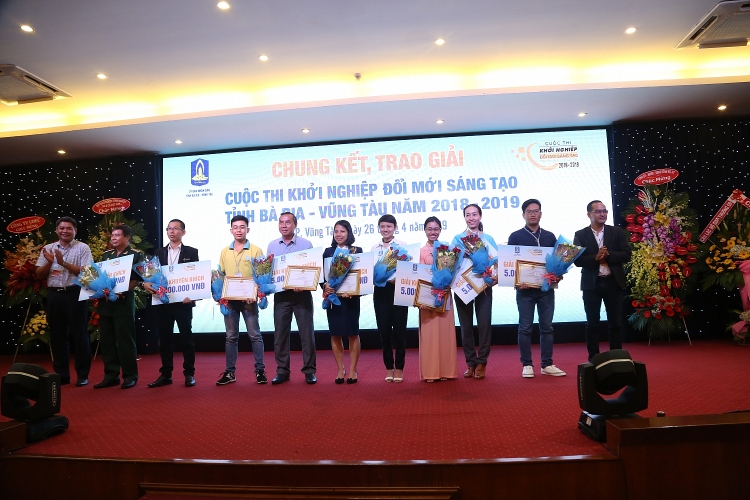 Trao giải cuộc thi "Khởi nghiệp đổi mới sáng tạo" trao giai cuoc thi khoi nghiep doi moi sang tao