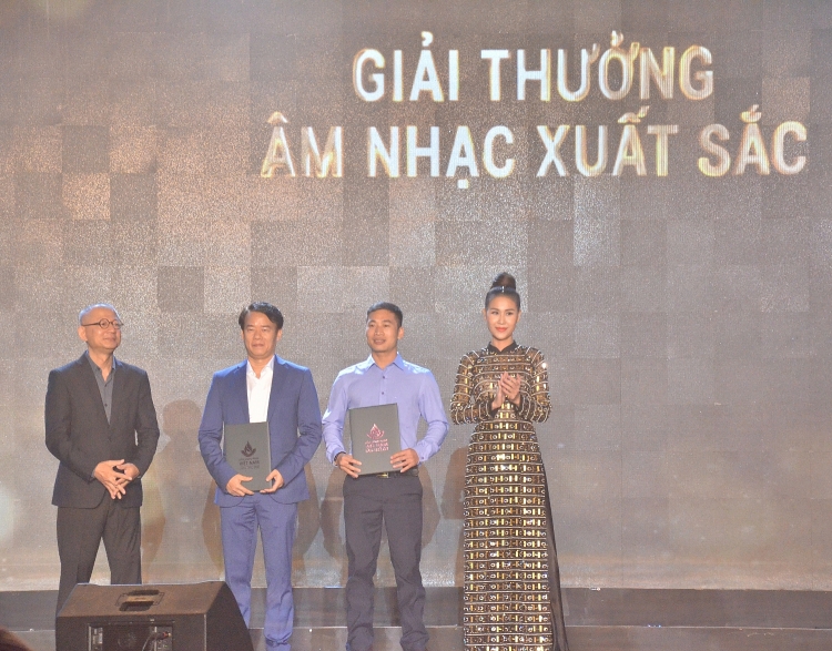 "Song Lang" đạt giải Bông Sen Vàng tại LHP Việt Nam 21 phim song lang dat giai bong sen vang o the loai phim truyen dien anh tai lien hoan phim viet nam lan thu xxi