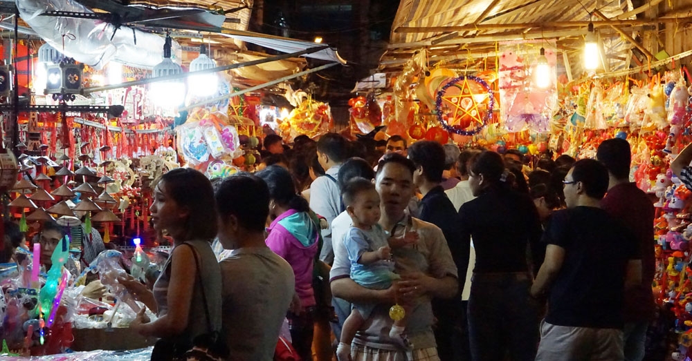 Ngắm Phố lồng đèn rực rỡ mùa Trung thu ngam pho long den ruc ro mua trung thu