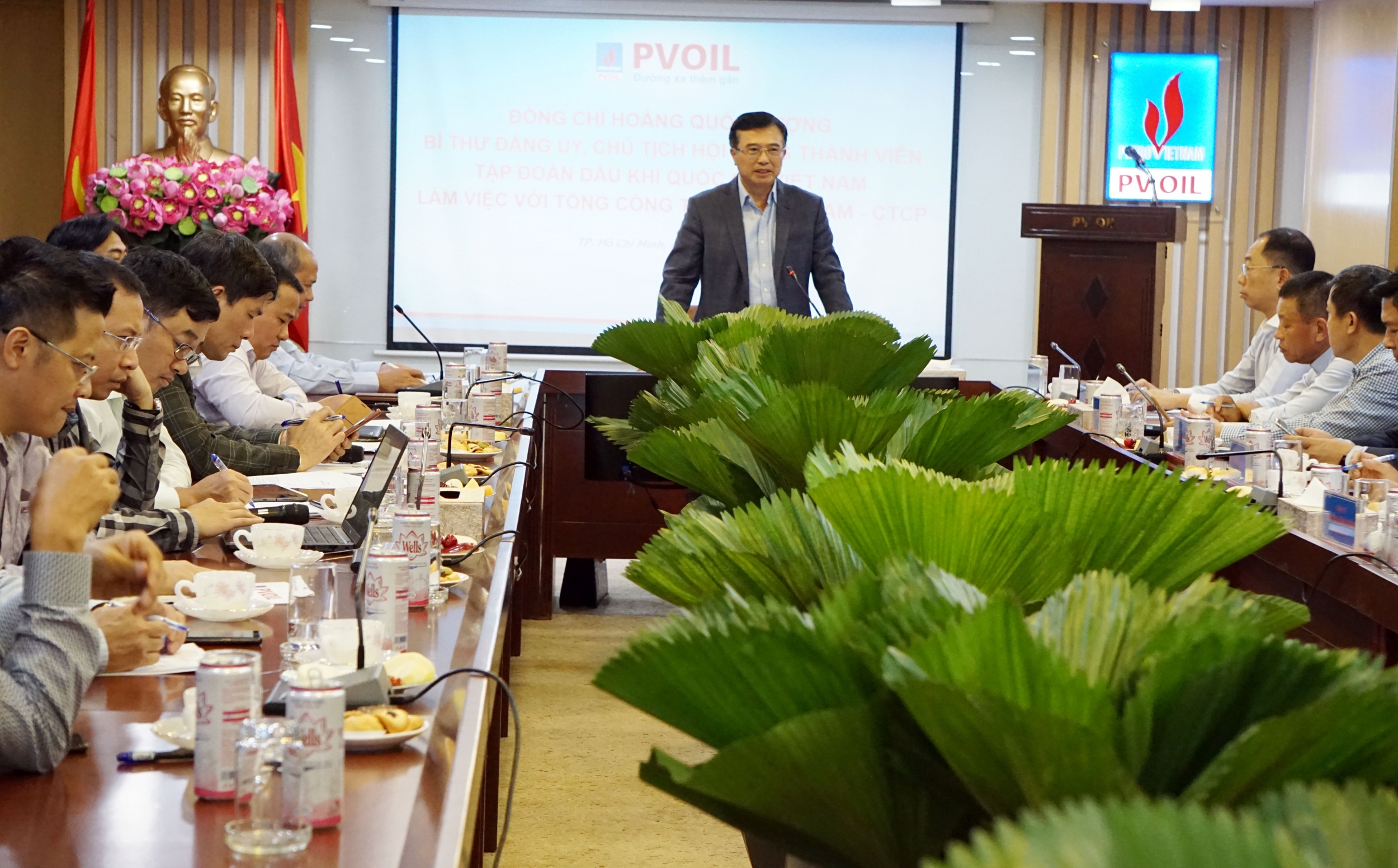 Chủ tịch Petrovietnam làm việc với PVOIL: Đánh giá cao nỗ lực kinh doanh và định hướng phát triển của PVOIL