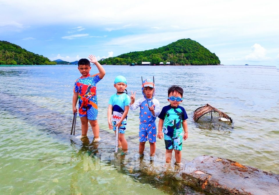 Về Kiên Giang đến nơi có thể đi bộ dưới biển Về Kiên Giang đến nơi có thể đi bộ dưới biển