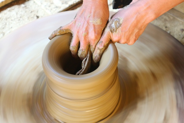 Giáp Tết Tân Sửu, xem nghệ nhân làng gốm Thanh Hà nặn tượng trâu đất - 11 Giáp Tết Tân Sửu, xem nghệ nhân làng gốm Thanh Hà nặn tượng trâu đất - 11