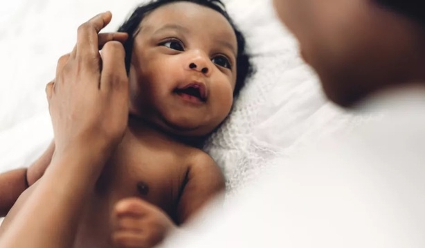 Trẻ sơ sinh có thừa hưởng miễn dịch Covid-19 của mẹ được không?