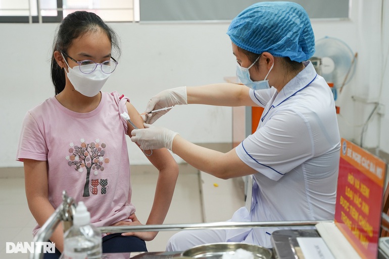 Bộ Y tế sẽ hướng dẫn tiêm vaccine phòng Covid-19 mũi 4 - 1