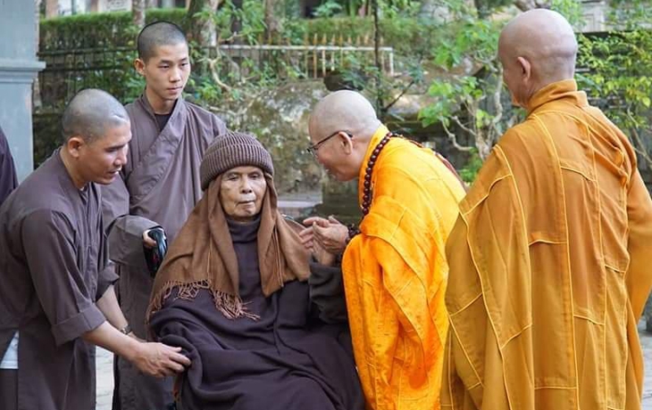 Thiền sư Thích Nhất Hạnh trở lại chùa Từ Hiếu