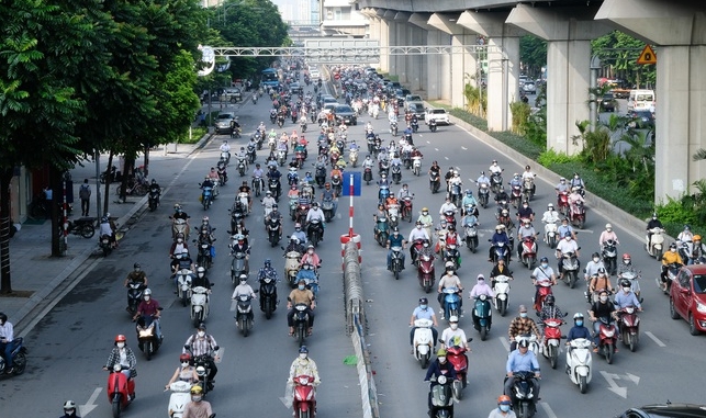 "Lịch sử" 17 năm thí điểm phân làn giao thông ở Hà Nội