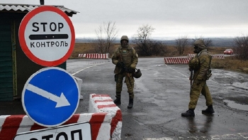 Ukraine ban bố lệnh giới nghiêm đặc biệt ở Donbass