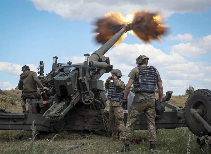 Ukraine cạn ngân sách, buộc phải in thêm tiền trả lương quân nhân - 1