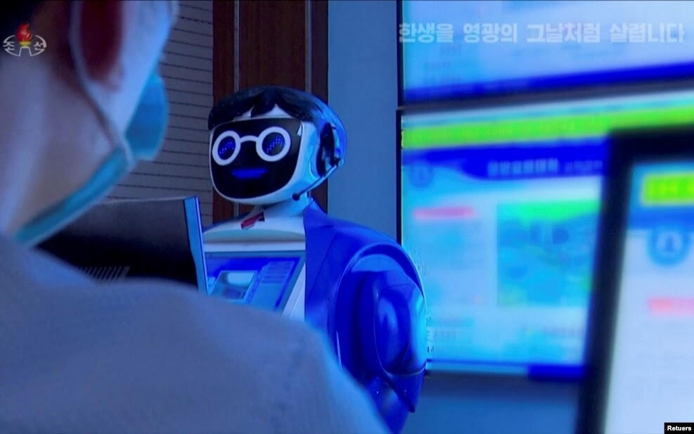 Triều Tiên đưa robot vào trong các lớp học