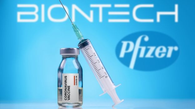 Tiêm mũi ba vaccine Pfizer kháng thể sẽ tăng gấp 45 lần