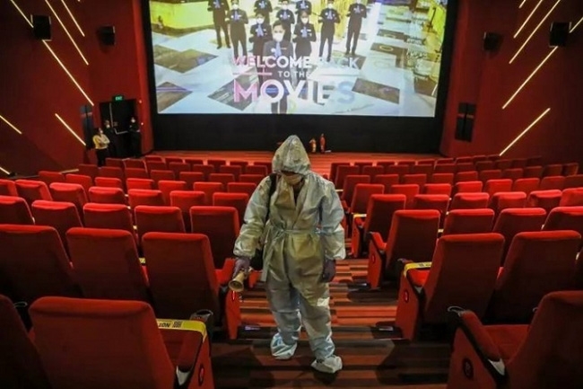 Xem xét đề nghị mở cửa lại rạp chiếu phim tại Hà Nội