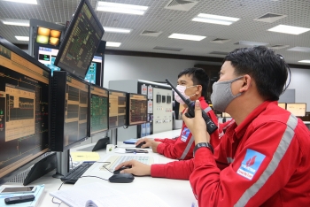 Những người làm việc "không nghỉ" tại Nhà máy Nhiệt điện Vũng Áng 1