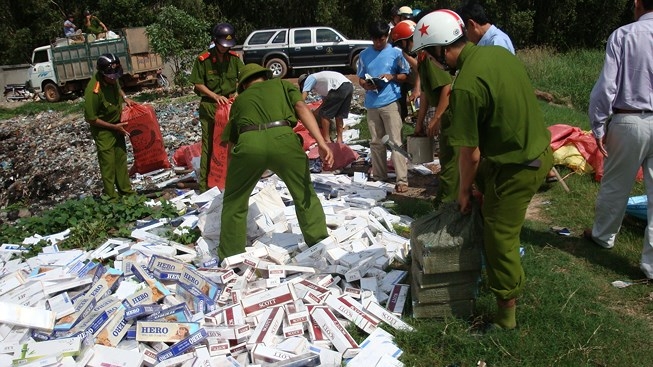 Hàng chục ngàn gói thuốc lá ngoại bị Công an tỉnh Tây Ninh thu giữ.