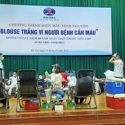 Bệnh viện K tiếp nhận gần 400 đơn vị máu trong ngày hội “Blouse trắng vì người bệnh cần máu”
