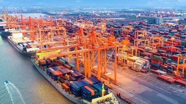 Bộ Tài chính đề nghị TP HCM sửa quy định về thu phí hạ tầng cảng biển