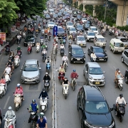 Đường Nguyễn Trãi vẫn tắc sau phân làn: Không còn bỡ ngỡ, lỗi ở ý thức người dân