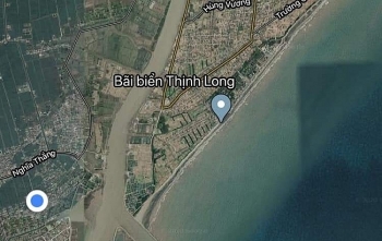 Nam Định: Tìm kiếm người phụ nữ rơi xuống biển trong lúc đánh cá
