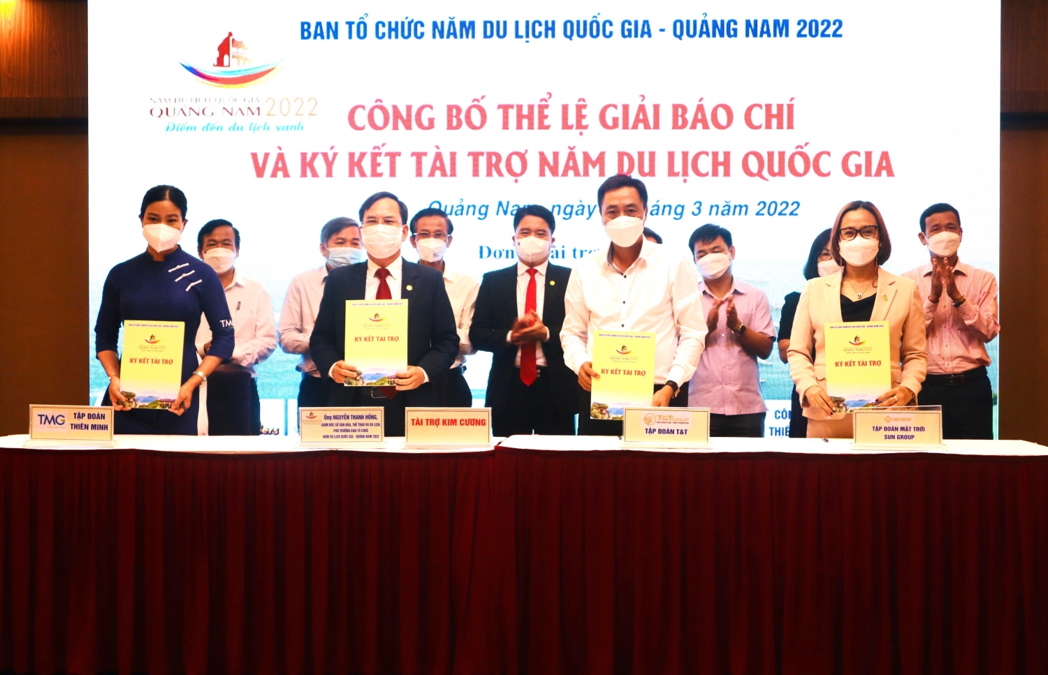 Gia đình và DN của doanh nhân Đỗ Quang Hiển ủng hộ tỉnh Điện Biên 20 tỷ đồng xây nhà cho hộ nghèo