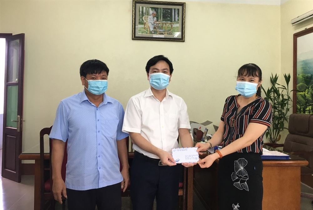 Đấu giá mít lấy tiền ủng hộ phòng chống dịch Covid-19 Đấu giá mít lấy tiền ủng hộ phòng chống dịch Covid-19