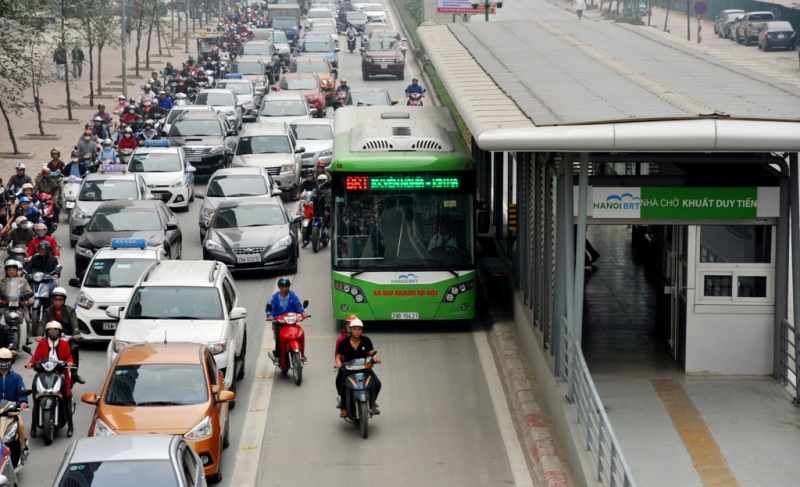Buýt nhanh BRT có ngày chở 18.000 khách