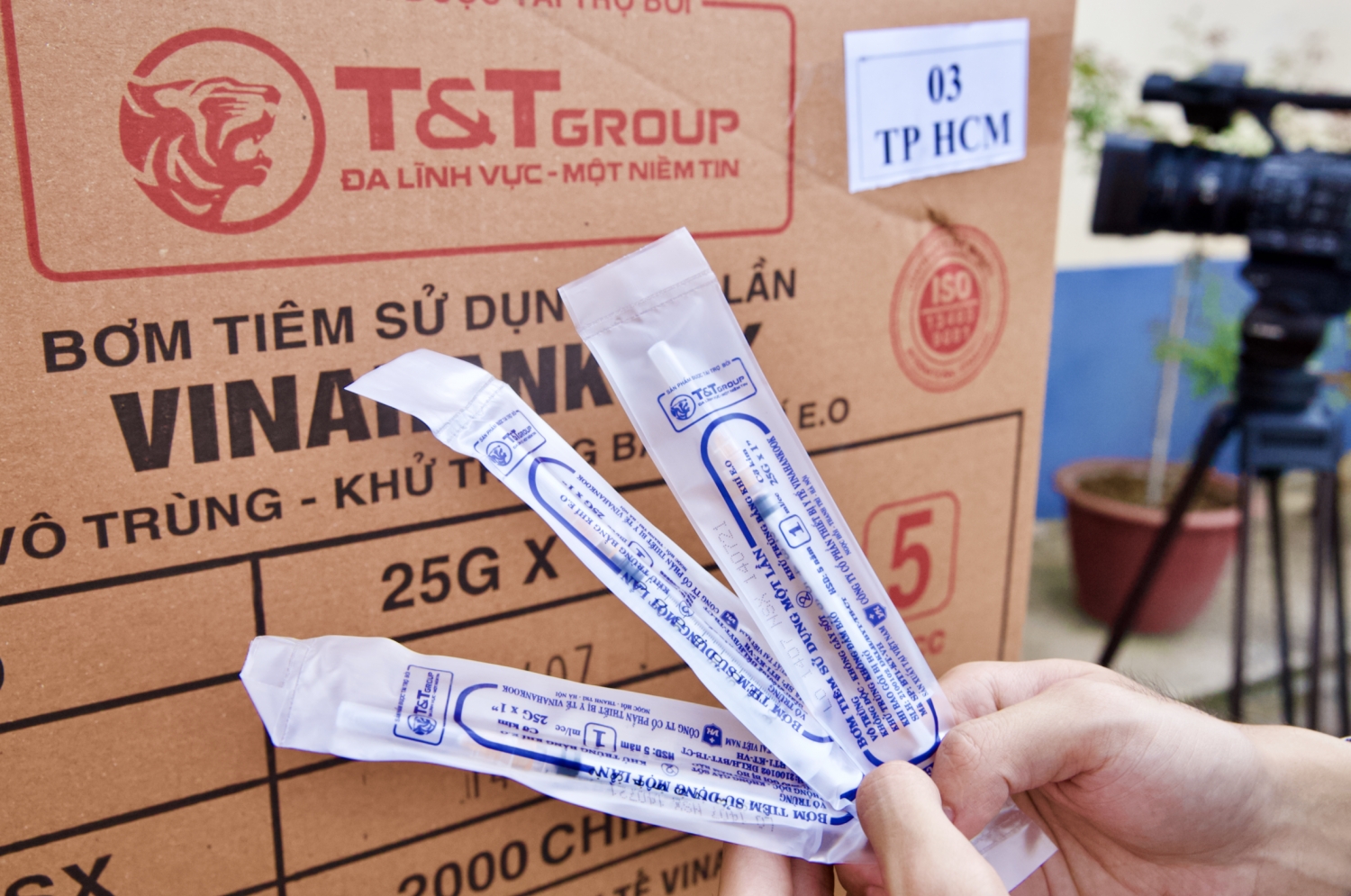 T&T Group bàn giao 8,5 triệu bộ bơm kim tiêm phục vụ chiến dịch tiêm chủng quốc gia phòng Covid-19