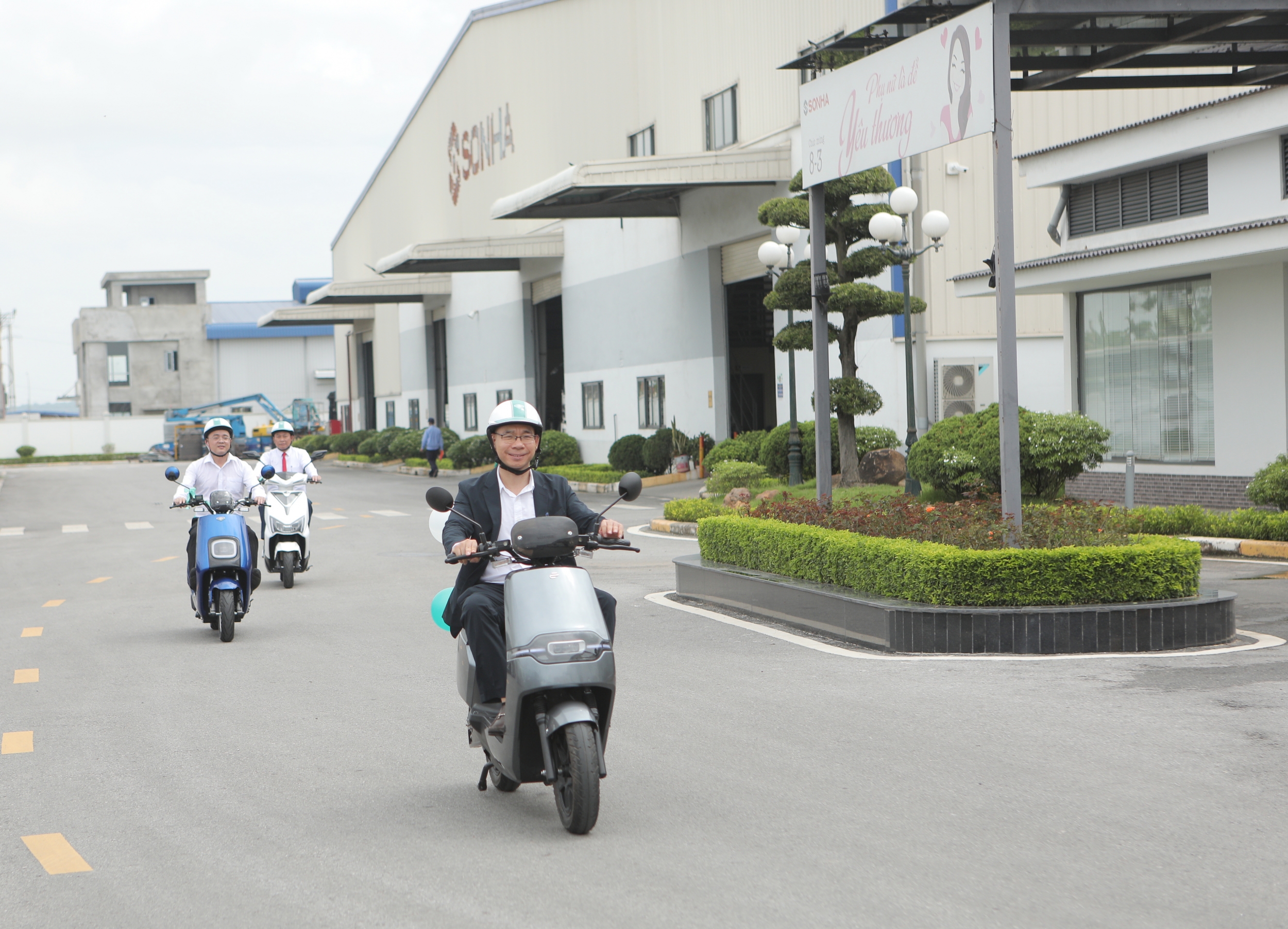 Tập đoàn Sơn Hà khánh thành nhà máy sản xuất xe điện EVgo tại Bắc Ninh tap-doan-son-ha-khanh-thanh-nha-may-san-xuat-xe-dien-evgo-tai-bac-ninh-1