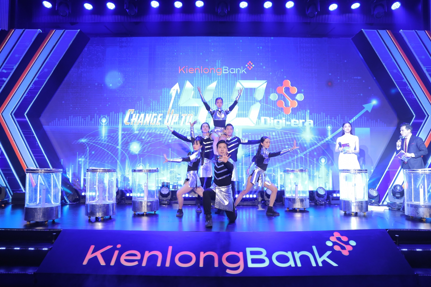 Ấn tượng với sự kiện chuyển mình bứt phá của KienlongBank