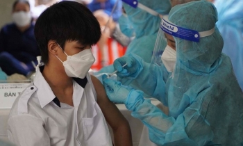 Ghi nhận gần 1.000 ca Covid-19, Phú Thọ mở chiến dịch tiêm vắc xin cho trẻ em