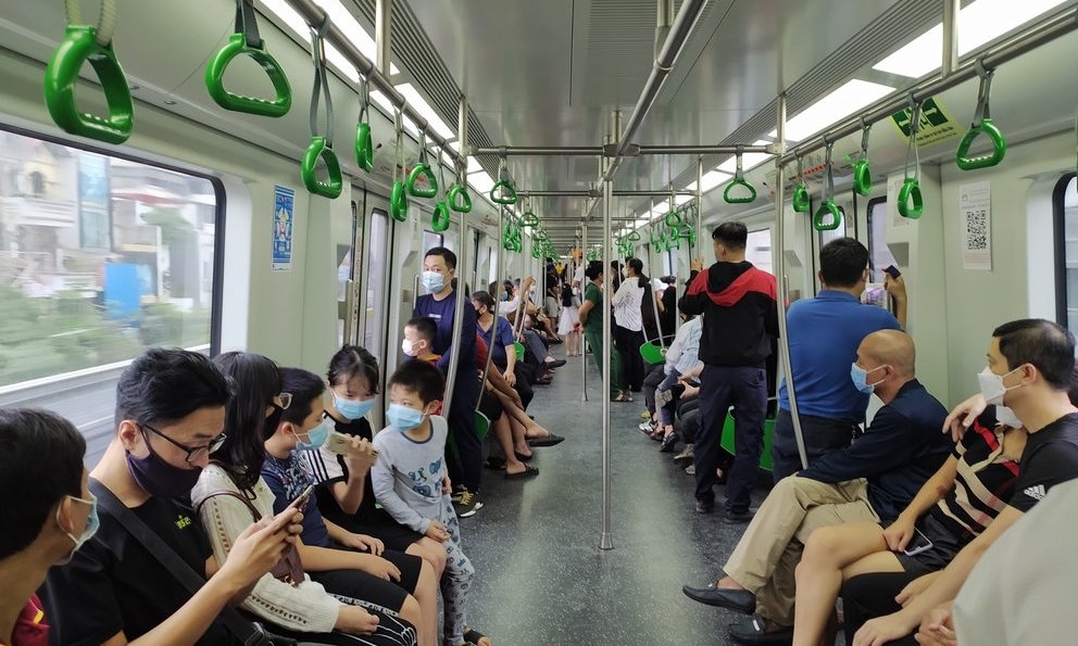 Dẹp bãi xe chặt chém, Hà Nội trông xe miễn phí cho người dân đi tàu Cát Linh - Hà Đông Tàu Cát Linh - Hà Đông vận hành thương mại như thế nào?