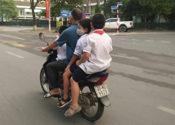 Hà Nội: Cha mẹ học sinh phải ký cam kết về an toàn giao thông