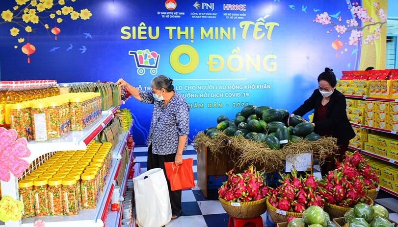 “Siêu thị mini Tết 0 đồng” chia sẻ với người lao động khó khăn đón Tết “Siêu thị mini Tết 0 đồng” chia sẻ với người lao động khó khăn đón Tết