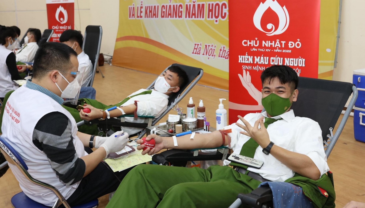 Chủ nhật Đỏ 2022 góp phần “cứu cánh” cho ngành y tế, người bệnh cần truyền máu Chủ nhật Đỏ 2022 góp phần “cứu cánh” cho ngành y tế, người bệnh cần truyền máu