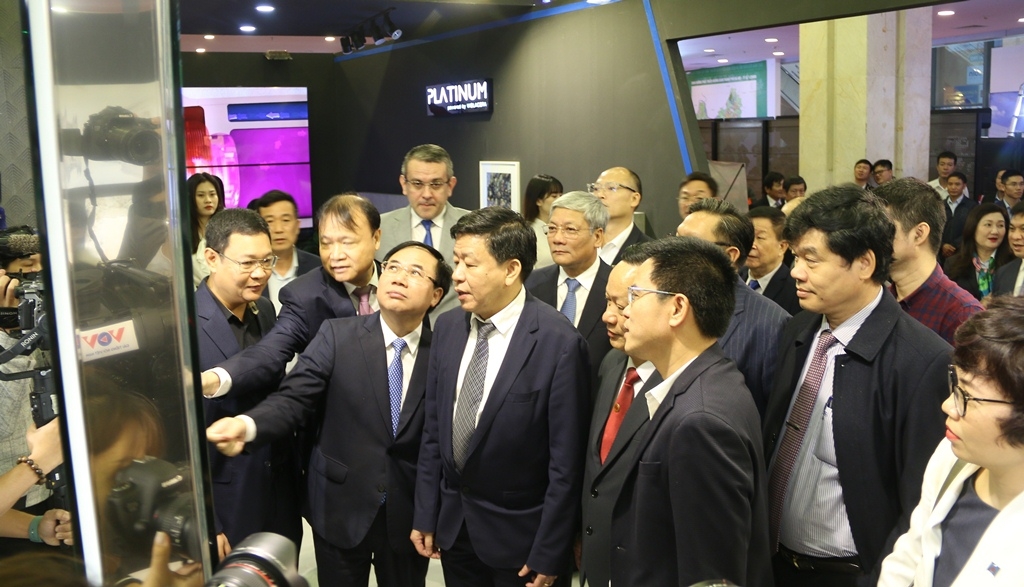 Hơn 200 doanh nghiệp trưng bày sản phẩm công nghệ tiên tiến tại Vietbuild Hà Nội 2021 Hơn 200 doanh nghiệp trưng bày sản phẩm công nghệ tiên tiến tại Vietbuild Hà Nội 2021