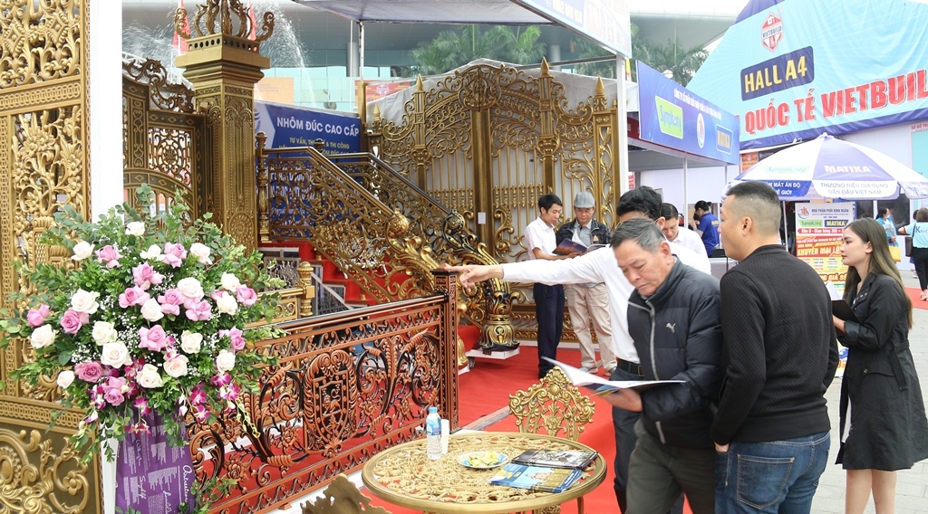 Hơn 200 doanh nghiệp trưng bày sản phẩm công nghệ tiên tiến tại Vietbuild Hà Nội 2021 Hơn 200 doanh nghiệp trưng bày sản phẩm công nghệ tiên tiến tại Vietbuild Hà Nội 2021