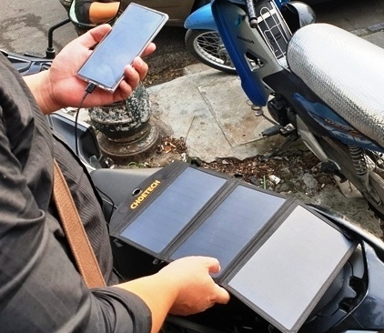 Sạc điện thoại bằng pin năng lượng mặt trời Sạc điện thoại bằng pin năng lượng mặt trời