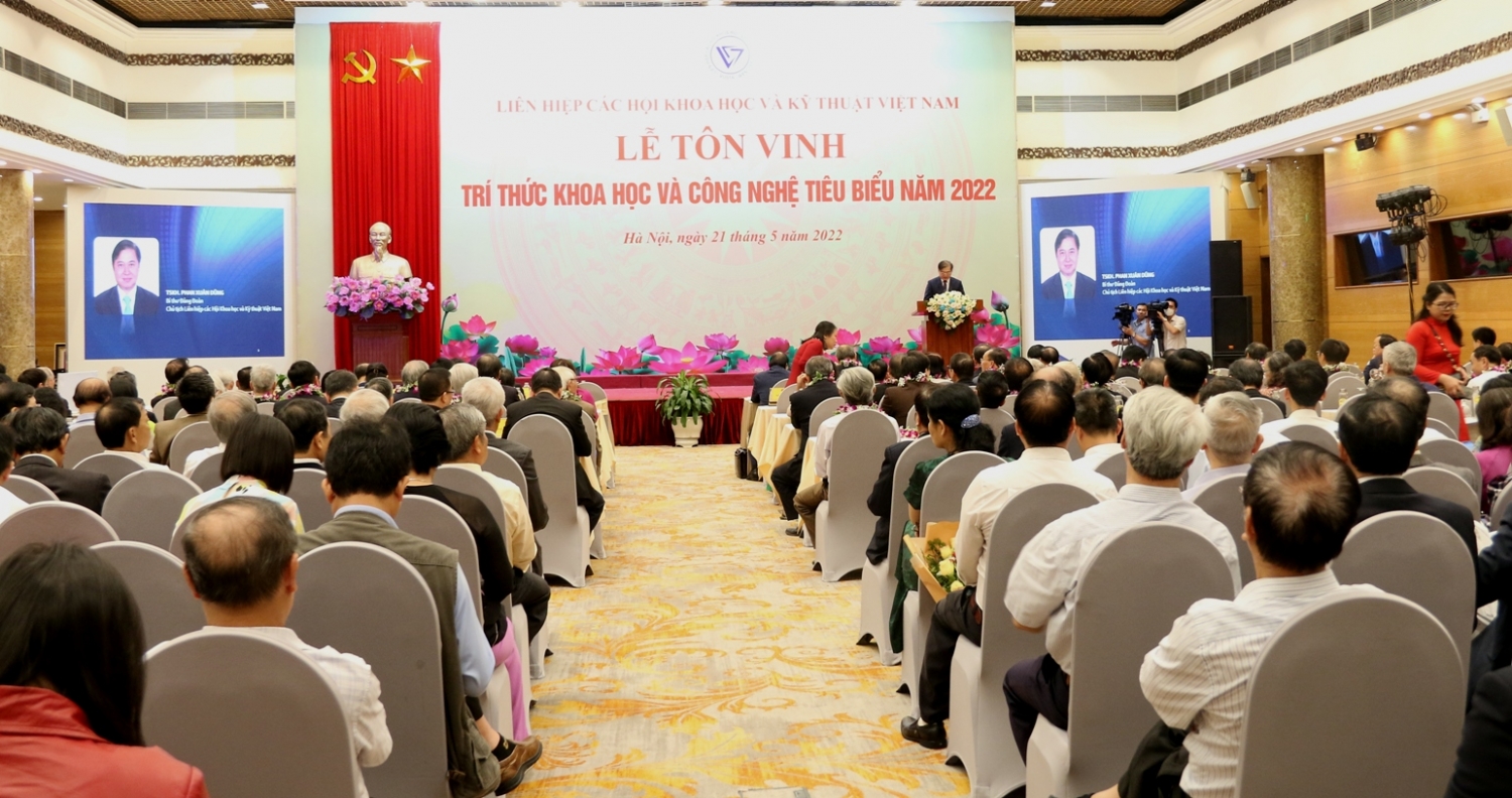 Vinh danh 106 trí thức khoa học và công nghệ tiêu biểu năm 2022 Vinh danh 106 trí thức khoa học và công nghệ tiêu biểu năm 2022