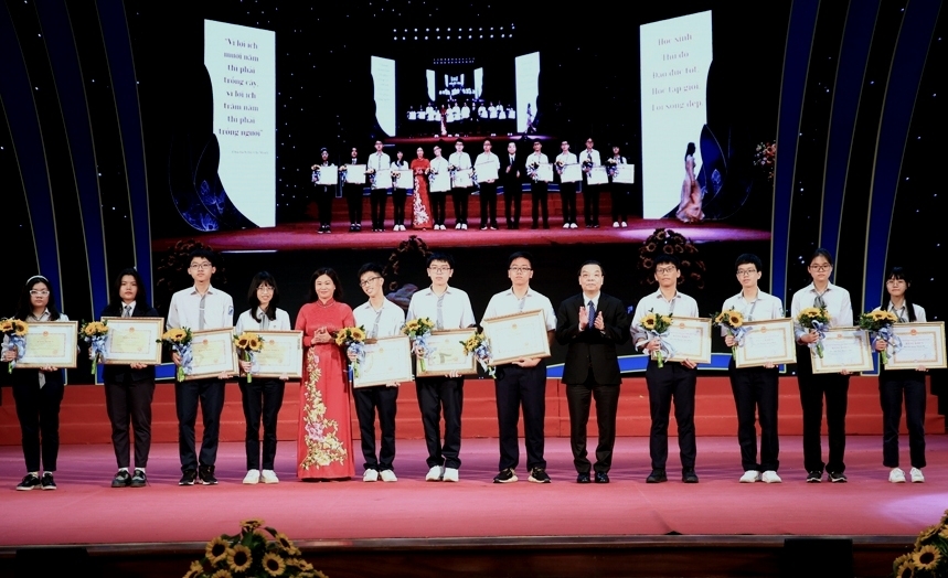 Hà Nội: Tuyên dương, khen thưởng 700 học sinh giỏi tiêu biểu Thủ đô