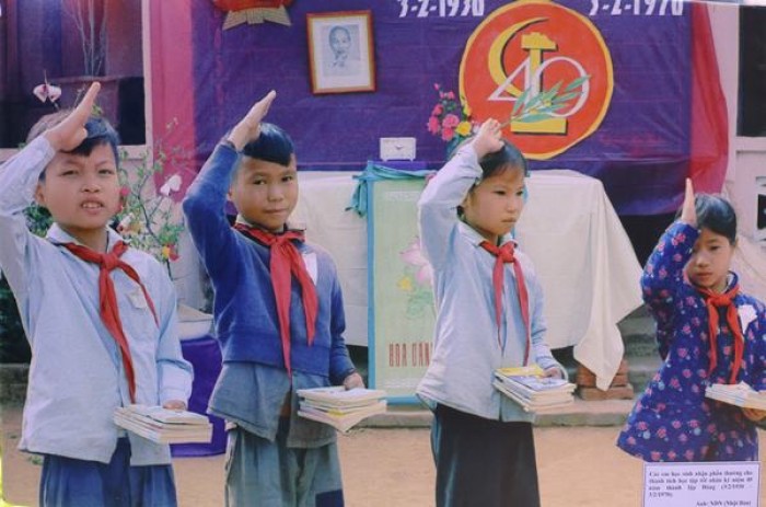 Khoảnh khắc 'Trẻ em thời chiến' tại Văn Miếu – Quốc Tử Giám khoanh khac tre em thoi chien tai van mieu quoc tu giam