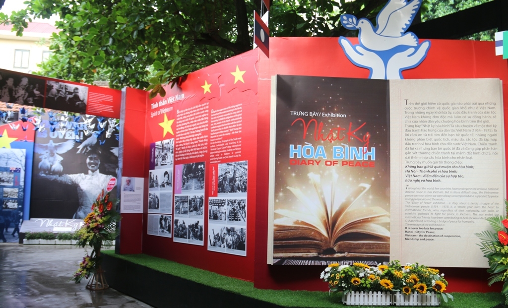 “Nhật ký hòa bình” - Những câu chuyện về tình đoàn kết, yêu chuộng hòa bình nhat ky hoa binh nhung cau chuyen ve tinh doan ket yeu chuong hoa binh