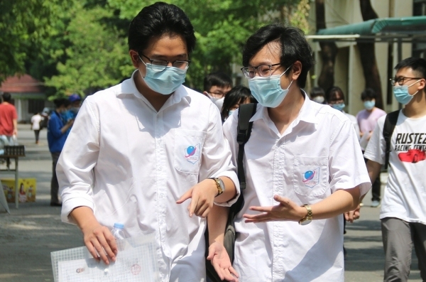 Kỳ thi tốt nghiệp THPT năm 2021: Có 3 điểm 10 môn Ngữ văn - Vimarsana News