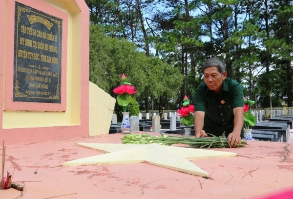 Người cựu chiến binh thầm lặng canh giấc ngủ cho đồng đội - Vimarsana News