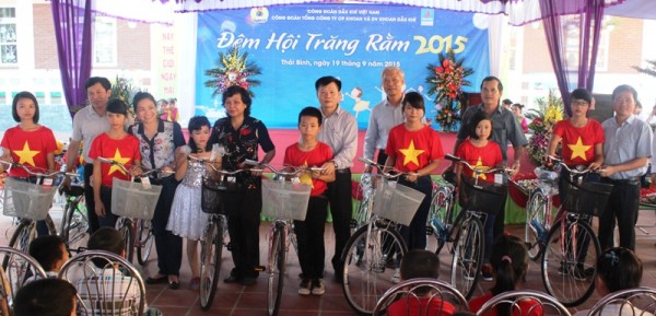 cong doan pvn vui hoi trang ram tai lang tre em sos thai binh