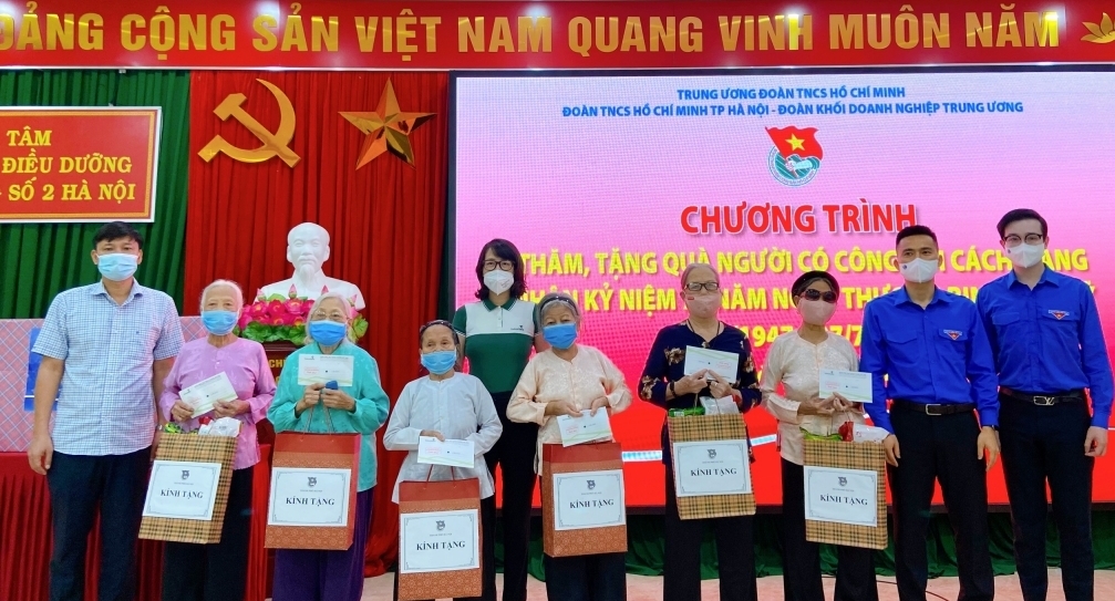Tuổi trẻ Khối DNTƯ tri ân Mẹ Việt Nam Anh hùng, người có công với cách mạng