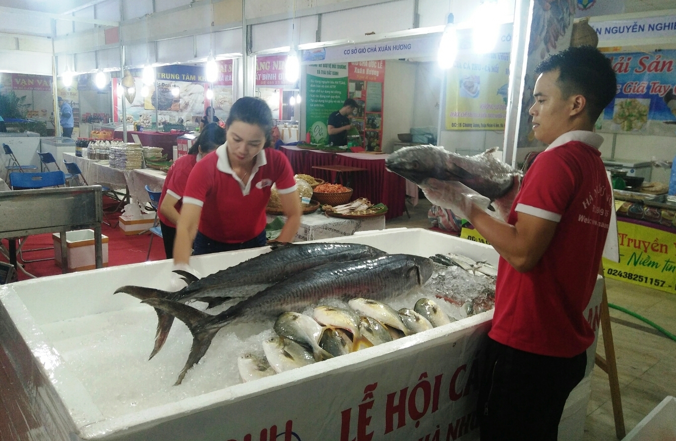 Đưa sản phẩm thủy sản đến với người tiêu dùng Thủ đô dua san pham thuy san den voi nguoi tieu dung thu do
