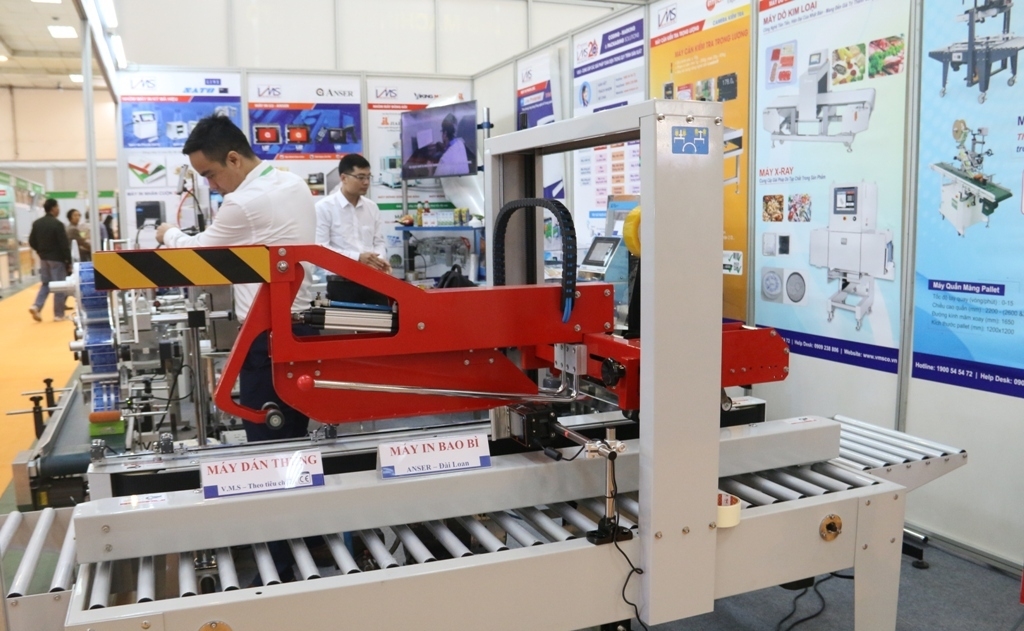 Trưng bày, giới thiệu thiết bị công nghệ chế biến thực phẩm và đồ uống trung bay gioi thieu thiet bi cong nghe che bien thuc pham va do uong tai vietfood beverage propack 2019