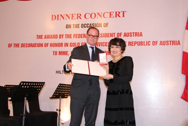Nữ luật sư Việt đón nhận Huân chương của Tổng thống Áo