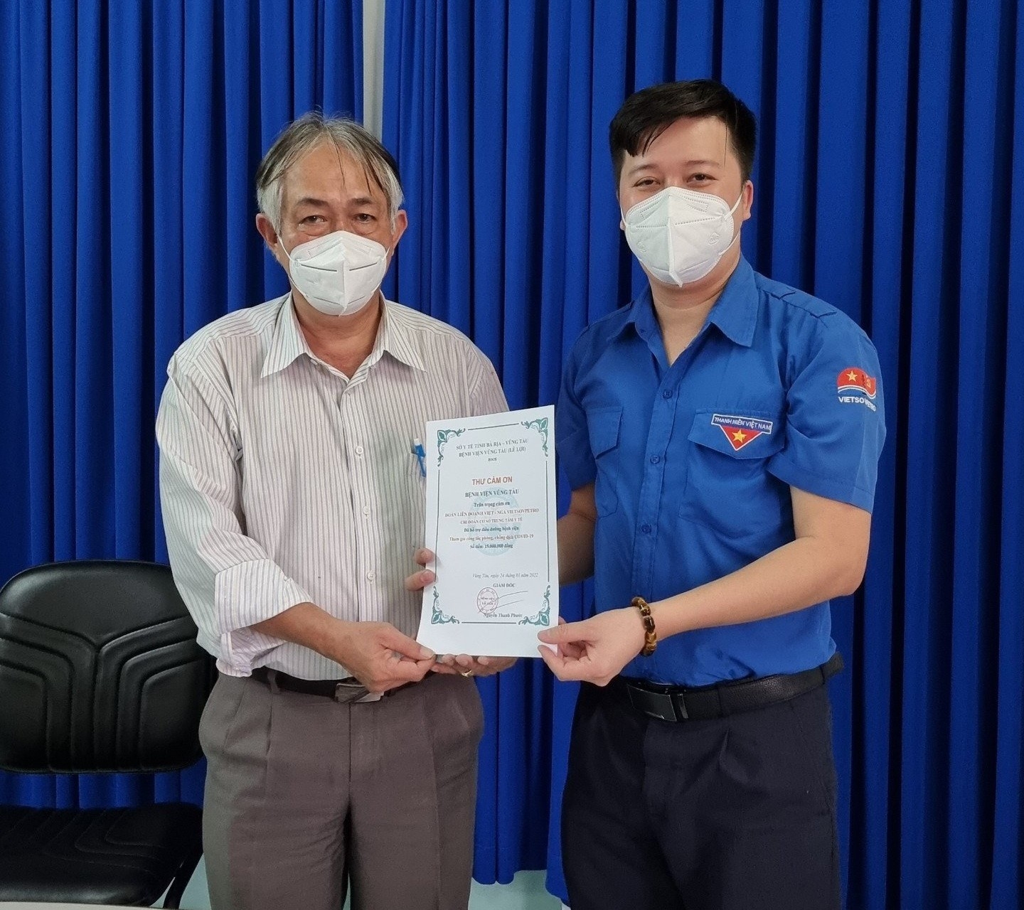 Bác sỹ Nguyễn Đình Tuấn đại diện Bệnh viện Vũng Tàu gửi thư cám ơn đến Đoàn VSP.